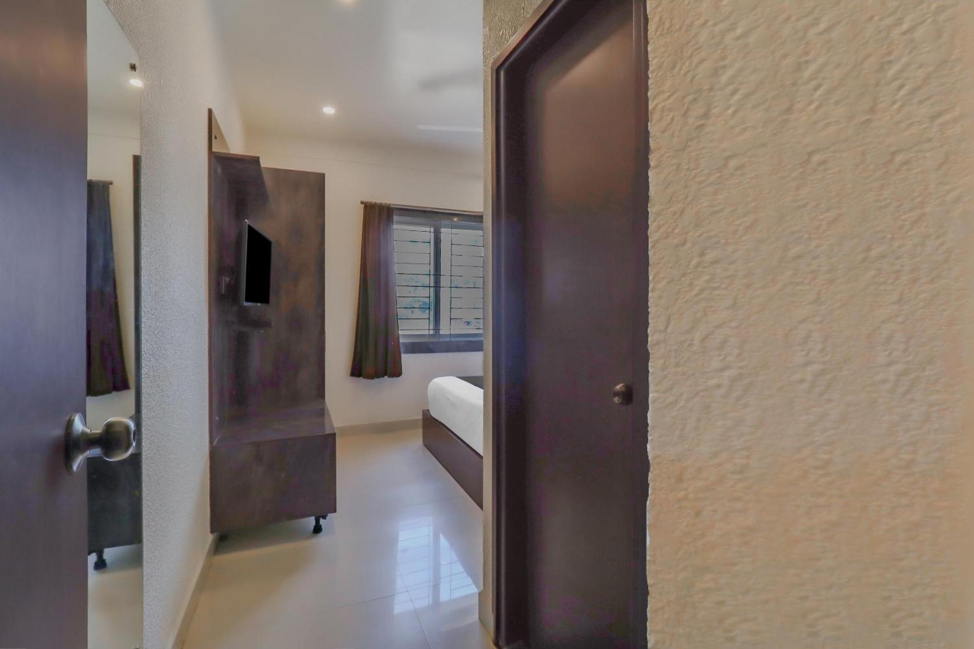 แคปปิตัล โอ 79546 โฮเทล รอยัล กาแล็กซี Hotel บังกาลอร์ ภายนอก รูปภาพ
